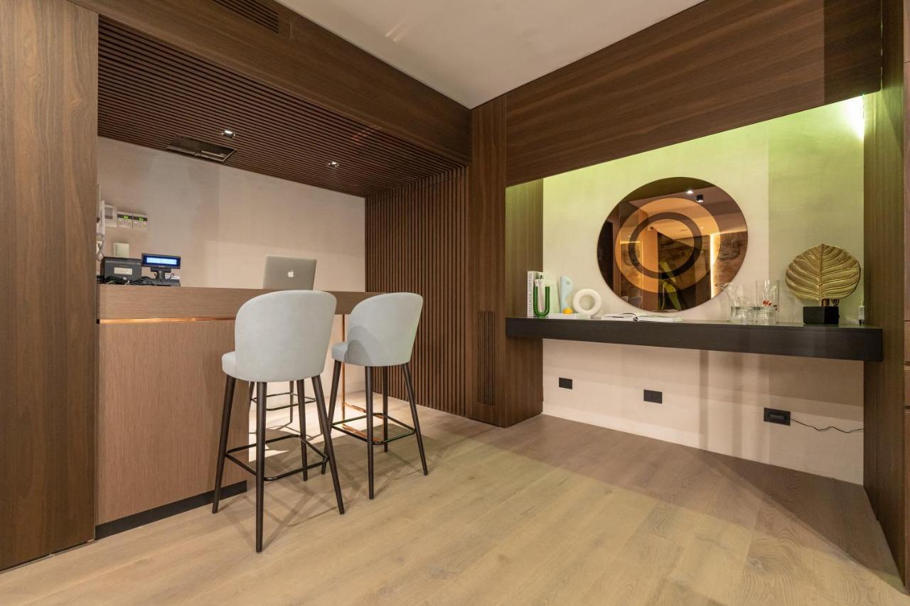 Agra Suites نابولي المظهر الخارجي الصورة