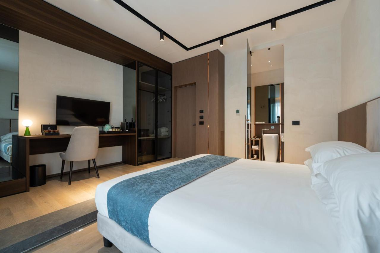 Agra Suites نابولي المظهر الخارجي الصورة