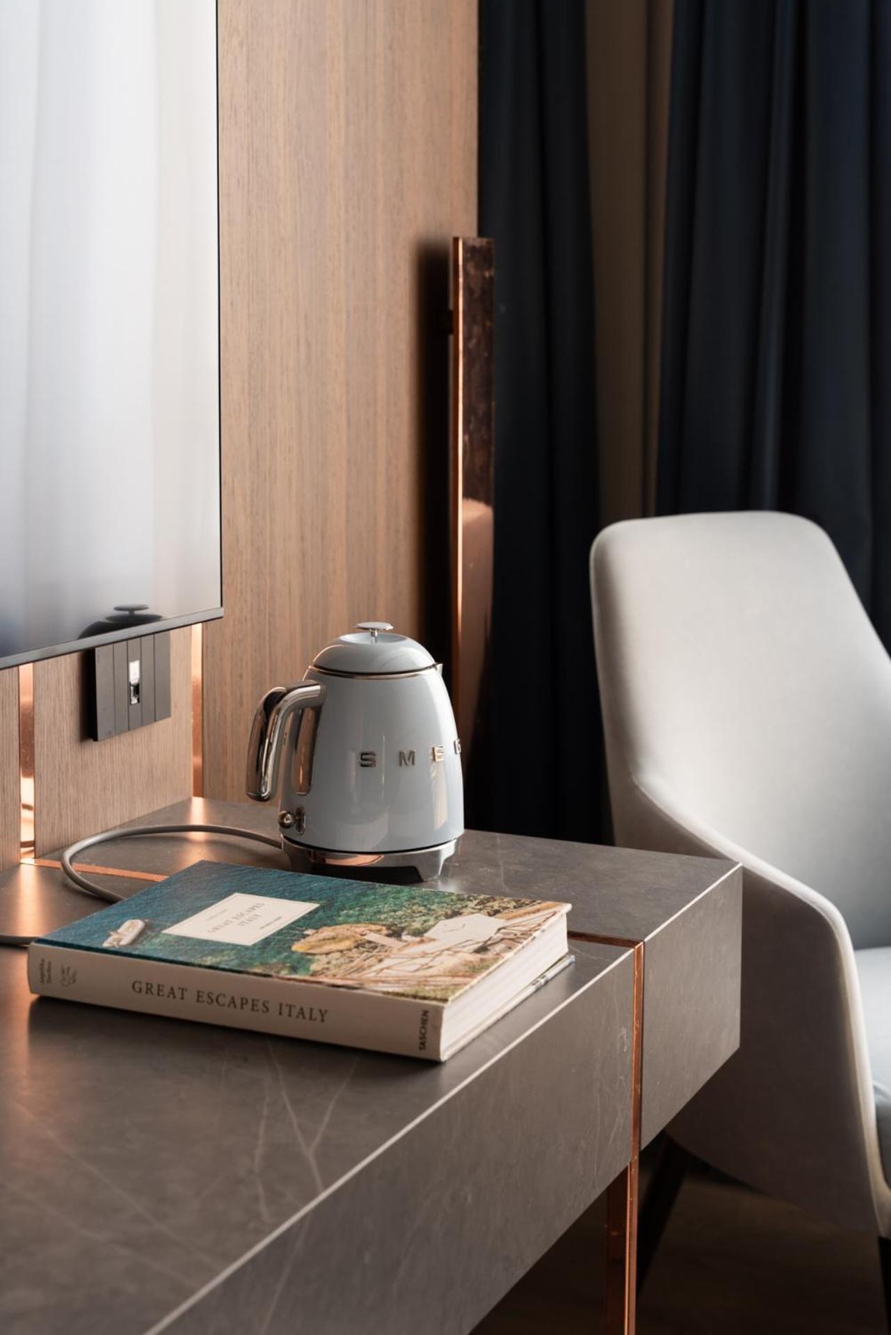 Agra Suites نابولي المظهر الخارجي الصورة