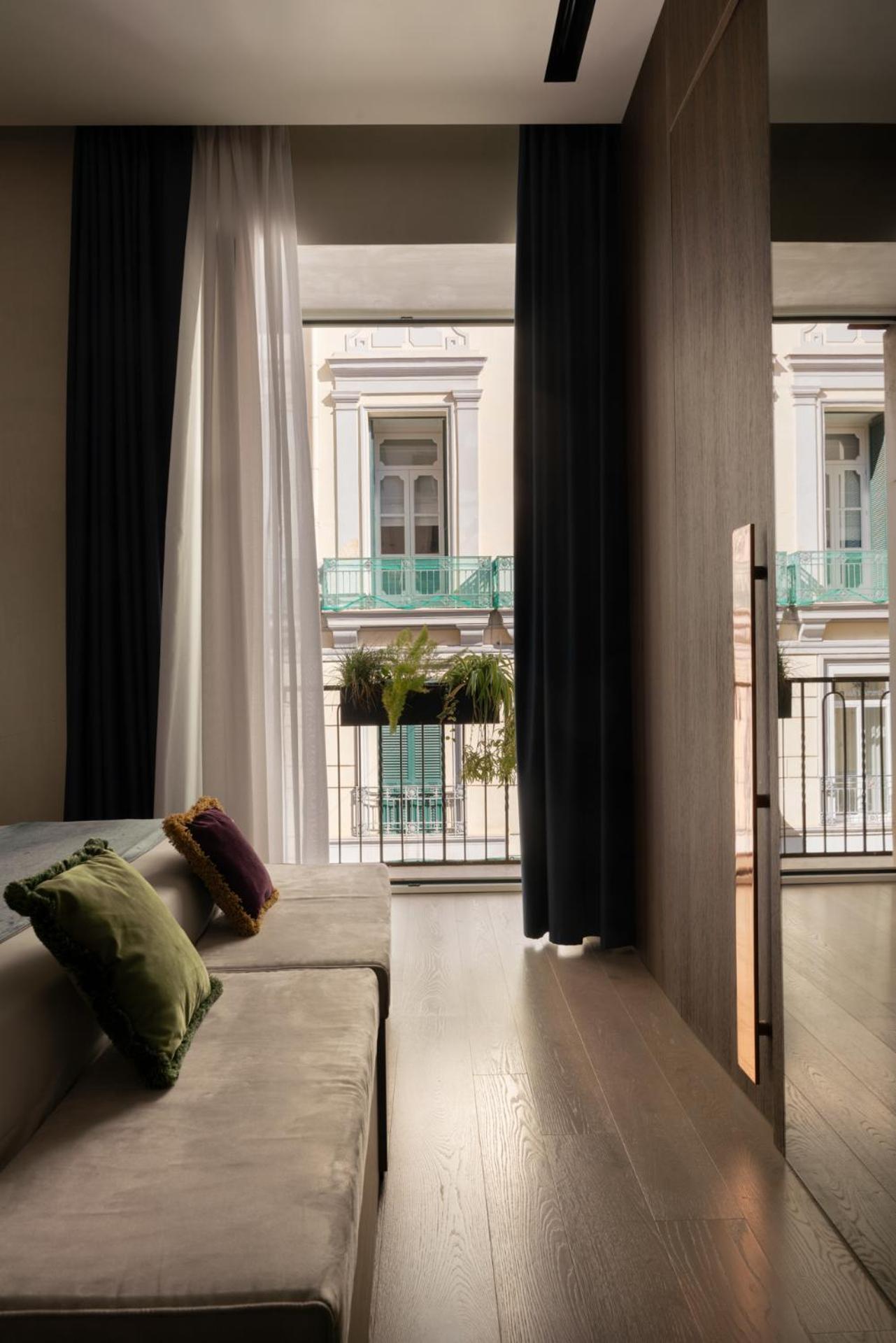 Agra Suites نابولي المظهر الخارجي الصورة