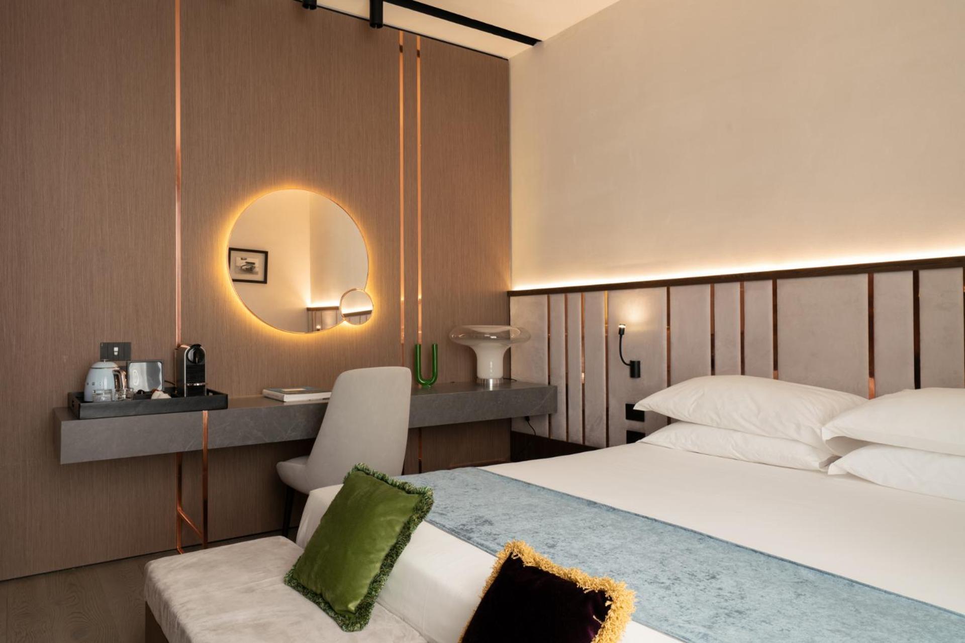 Agra Suites نابولي المظهر الخارجي الصورة