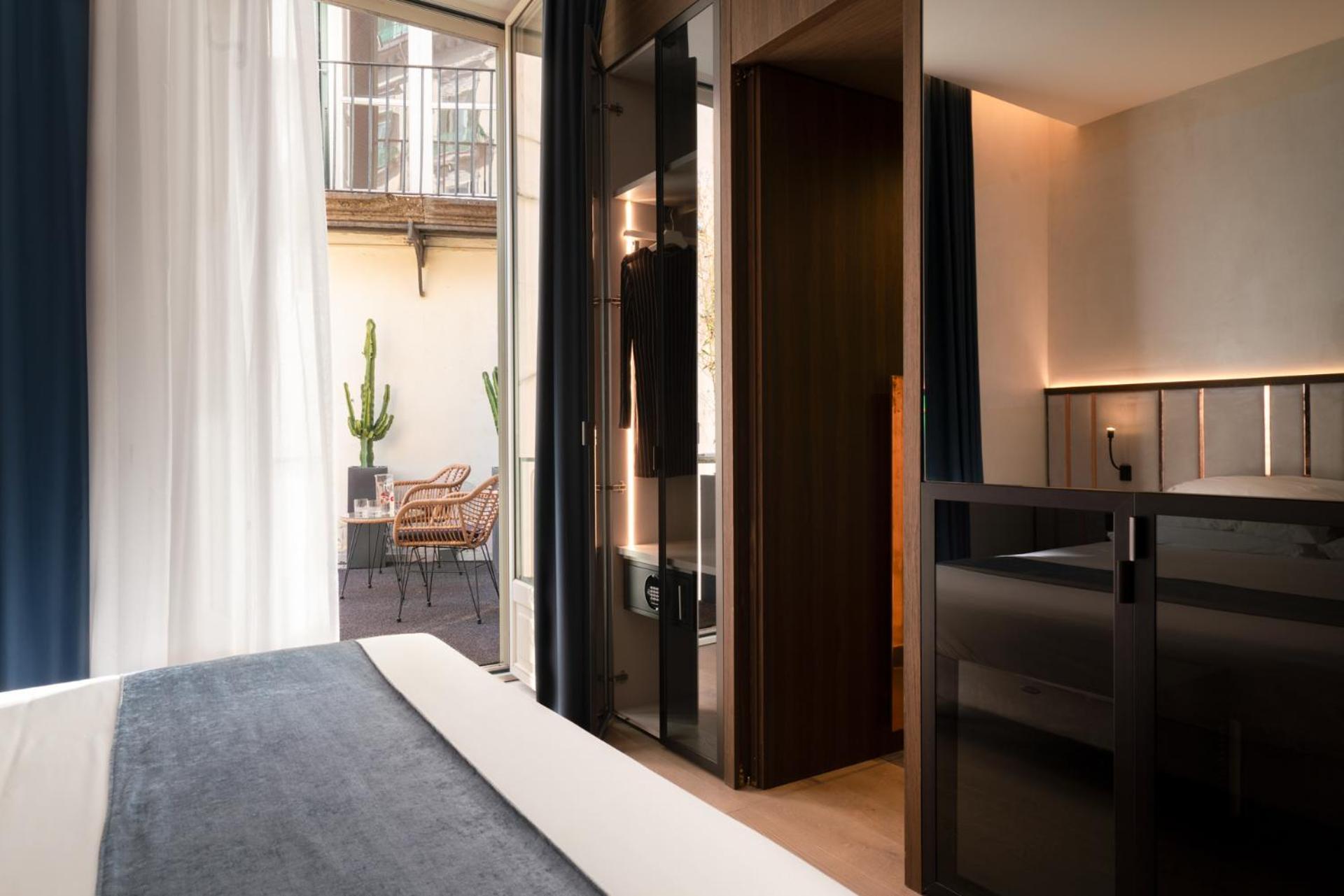 Agra Suites نابولي المظهر الخارجي الصورة