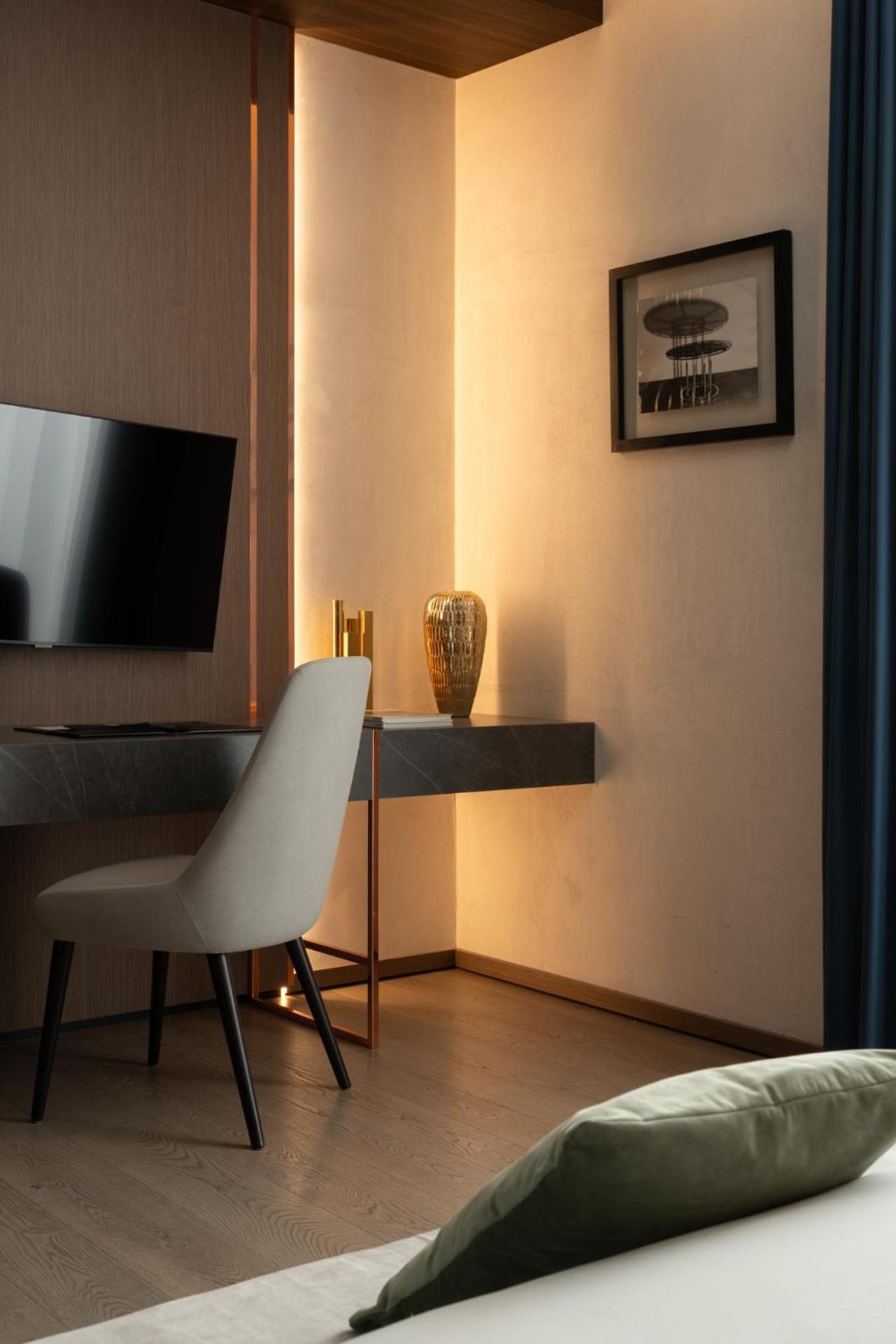 Agra Suites نابولي المظهر الخارجي الصورة