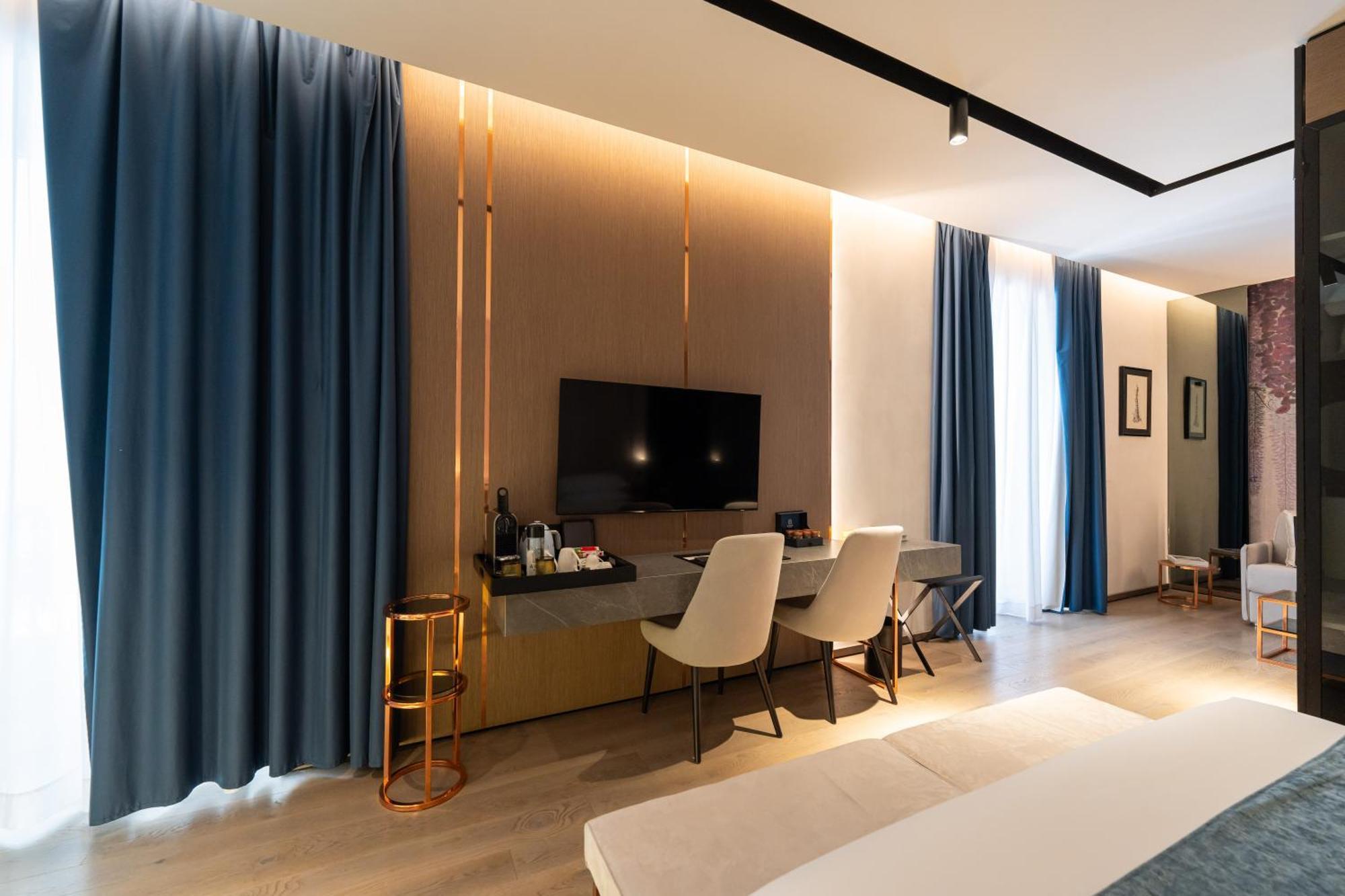 Agra Suites نابولي المظهر الخارجي الصورة