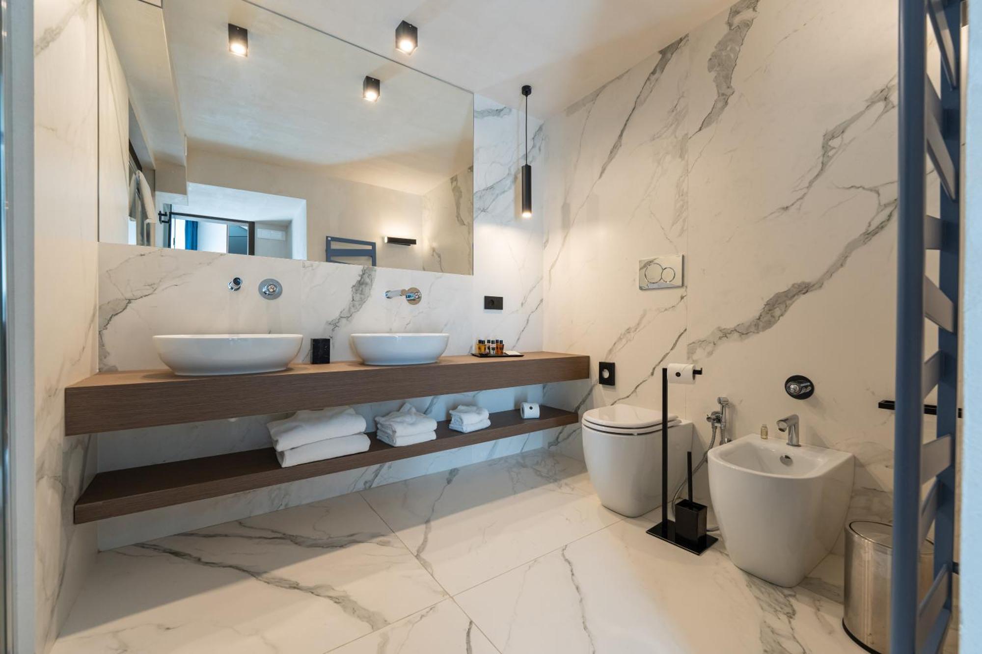 Agra Suites نابولي المظهر الخارجي الصورة