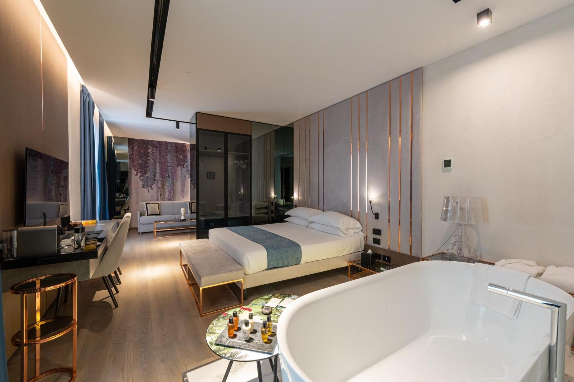 Agra Suites نابولي المظهر الخارجي الصورة