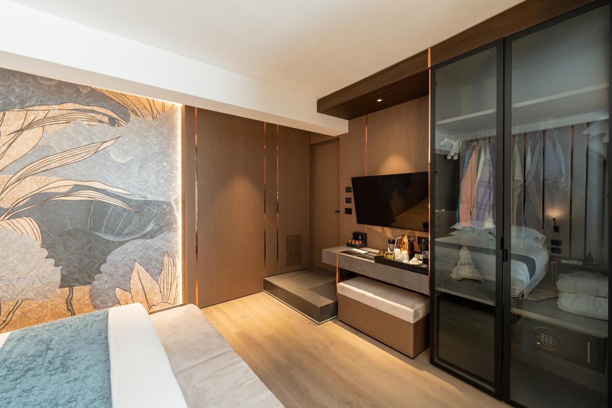 Agra Suites نابولي المظهر الخارجي الصورة
